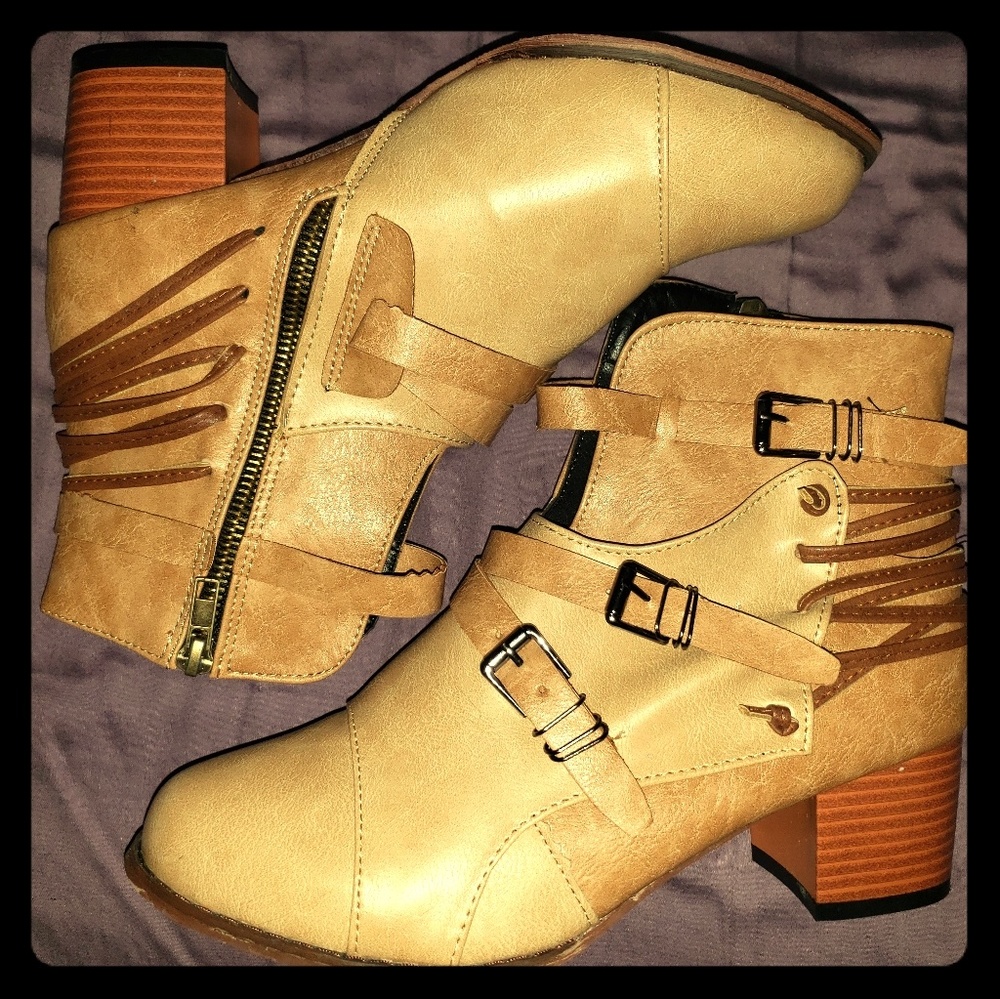 Women's Vegan Leather Cutout Ankle Bootie